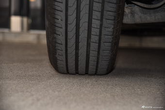 2016款奔驰GLC300 2.0T自动4MATIC动感型 宝石蓝