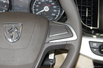 2016款宝骏730 1.5T手动舒适版 7座