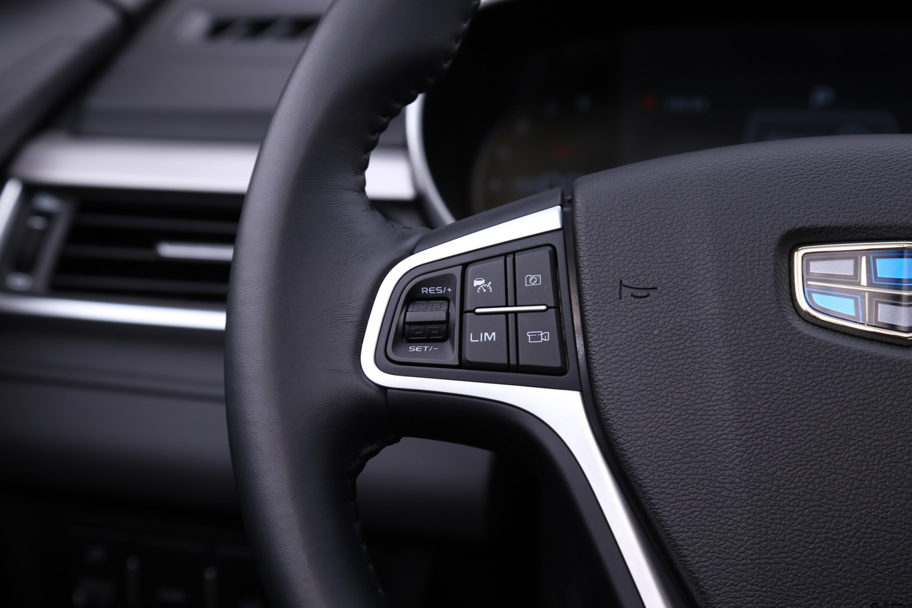 2018款吉利帝豪1.5L自动尊贵型