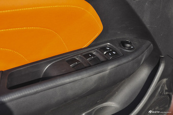 2016款东南DX3 1.5L手动旗舰型