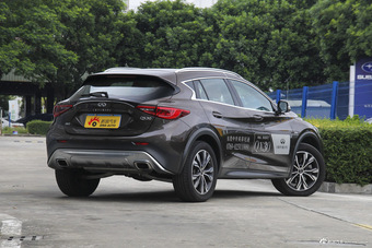 2017款英菲尼迪QX30 1.6T自动两驱运动版
