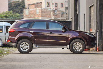 2016款驭胜S350 2.0T自动四驱汽油超豪华版5座