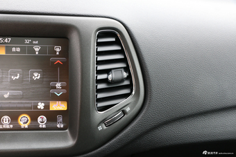 2017款指南者2.4L自动 200TS高性能四驱版