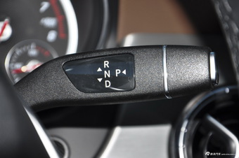 2016款改款奔驰CLA级 CLA260 2.0T 4MATIC