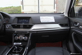 2018款哈弗H6运动版1.5T自动两驱尊贵型红标