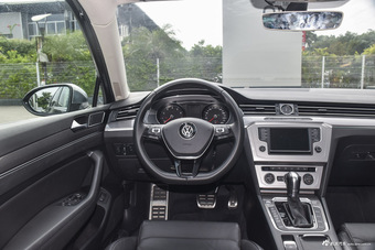 2017款蔚揽2.0T自动四驱拓行版380TSI