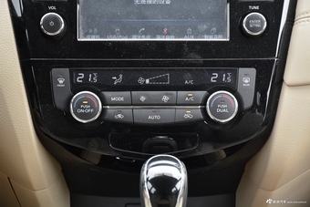 2017款奇骏2.5L自动CVT七座领先版 4WD