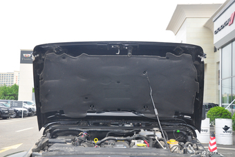 2015款牧马人2.8TD自动四门舒享版Sahara