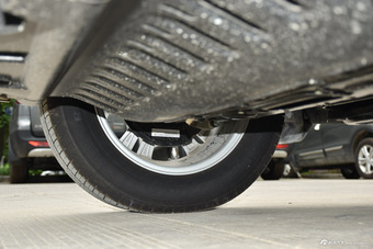 2016款北汽幻速S3 1.5L手动舒适型 朱鹭白