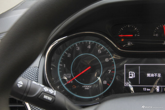 2016款科鲁兹1.5L自动时尚天窗版