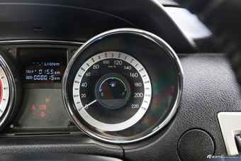 2015款揽福2.4L手动汽油两驱标准型