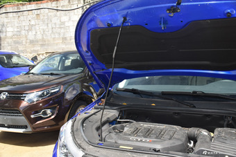 2016款驭胜S330 1.5T自动两驱尊贵版 