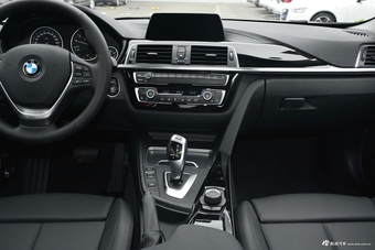 2018款宝马3系1.5T自动318i