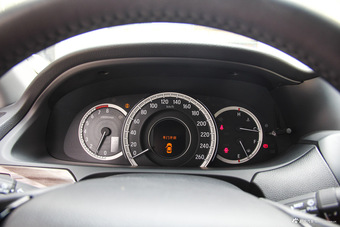 2016款雅阁2.4L自动智尊版