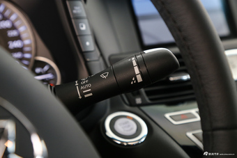 2017款英菲尼迪Q70L 2.5L自动精英版