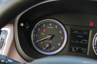 2017款骁途1.6L自动两驱都市时尚型