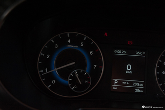 2018款风光S560 1.8L CVT智联型5座