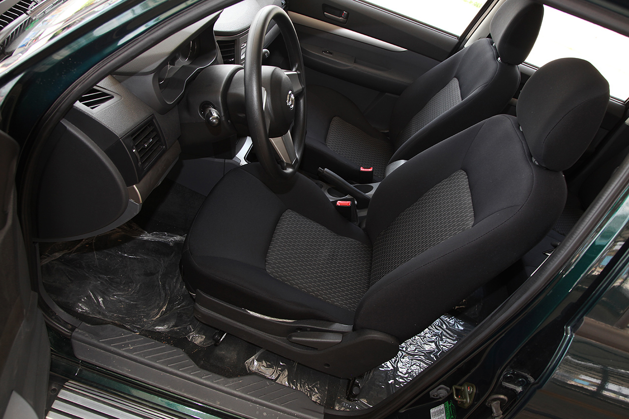 2017款小老虎2.8T手动柴油国V标准型中双排CA4D28C5-1B