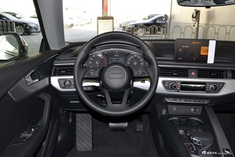 2017款奥迪A5 2.0T自动Sportback 40 TFSI时尚型