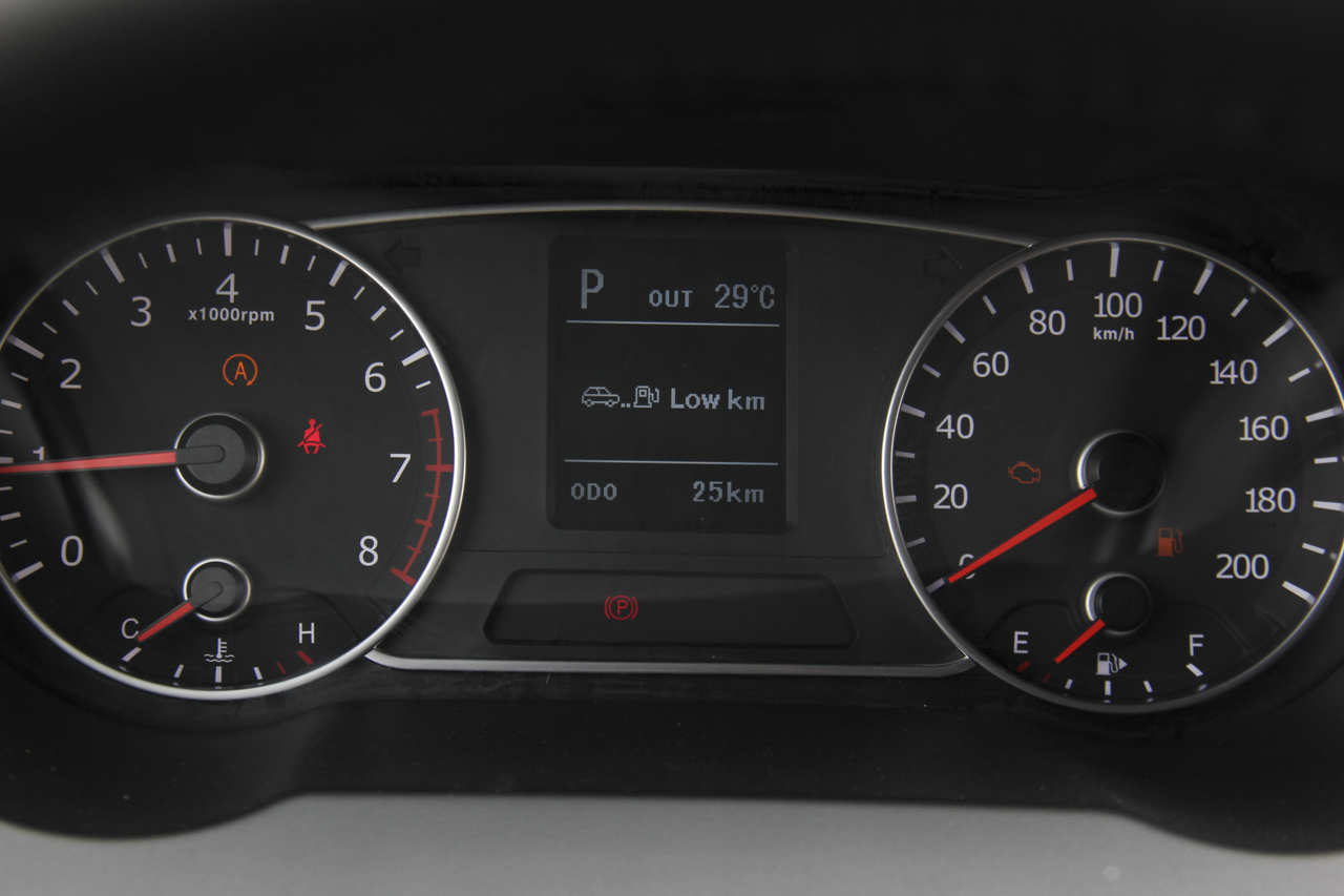 2018款陆风X7劲越 1.5T自动全景尊贵型