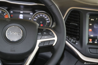 2017款自由光2.4L自动专业版智能包