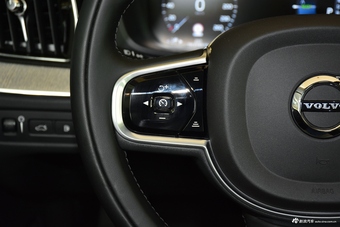 2019款沃尔沃XC60新能源2.0T自动T8 E驱混动智尊豪华版