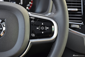 2018款沃尔沃XC90升级版 2.0T自动 T6智逸版