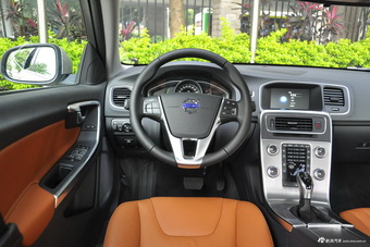 2017款沃尔沃S60L 1.5T自动T3智进版