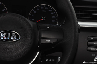 2017款起亚K2 1.4L手动GLS三厢