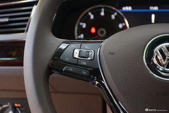 2016款大众辉昂 2.0T 自动380TSI 两驱至尊版