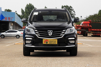 2017款宝骏560 1.5T DCT尊享型