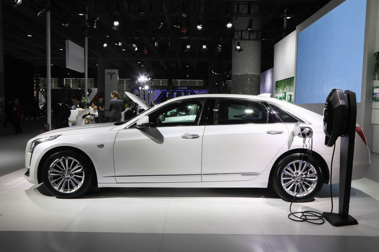 CT6 PLUG-IN