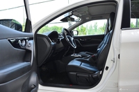 2017款逍客2.0L自动旗舰版 