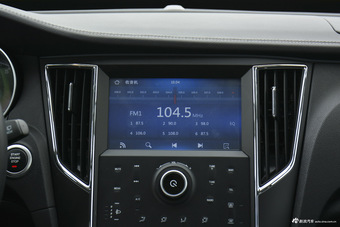 2016款众泰SR7 1.5T自动魔方之路版