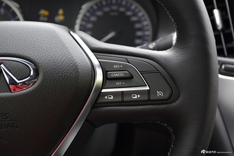 2017款英菲尼迪Q60 2.0T自动豪华版