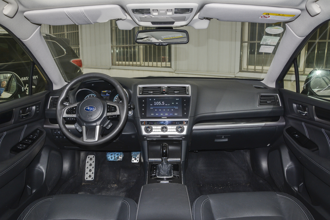 2017款傲虎 2.5L自动运动导航版 EyeSight