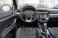 2017款海马S5 Young 1.6L手动豪华型