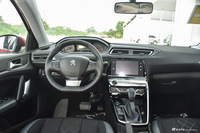 2016款标致308 1.6L自动豪华版