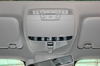 2017款奔驰E级3.0T自动 320 L 4MATIC