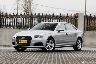 2017款奥迪A4L 2.0T自动40TFSI时尚型 花剑银