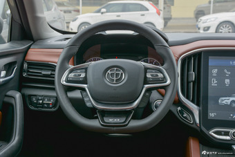 2018款中华V6 1.5T自动尊贵型