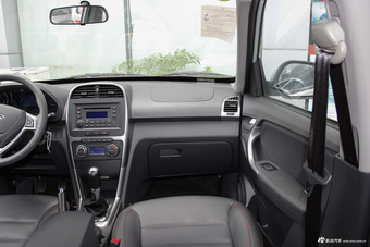 2015款瑞虎3 1.6L手动智尚周年运动版 钻石银