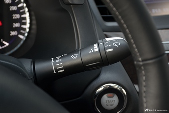 2017款英菲尼迪QX60 2.5T Hybrid两驱卓越版