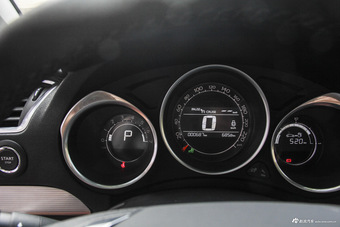 2016款雪铁龙C4L 1.2T自动精英型