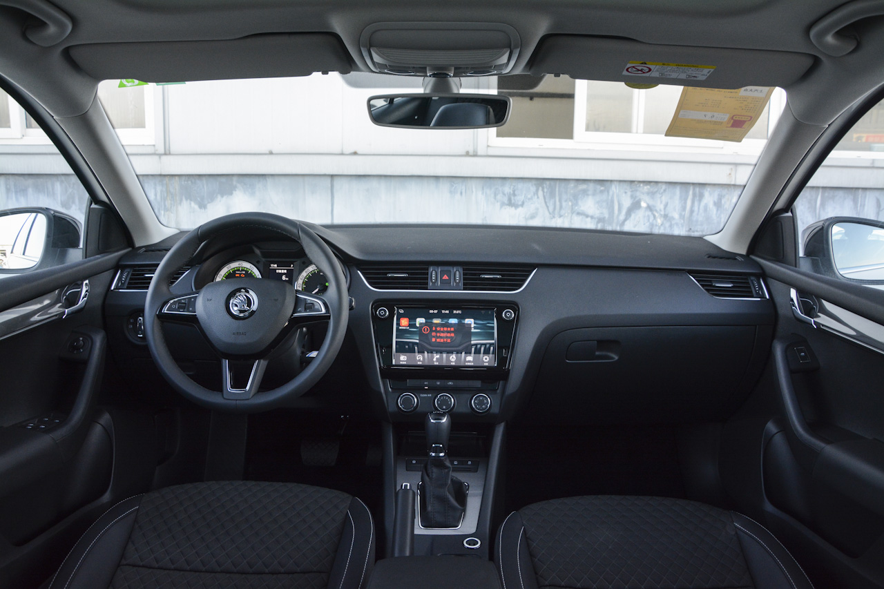 2018款明锐旅行版1.4T TSI280 DSG旗舰版