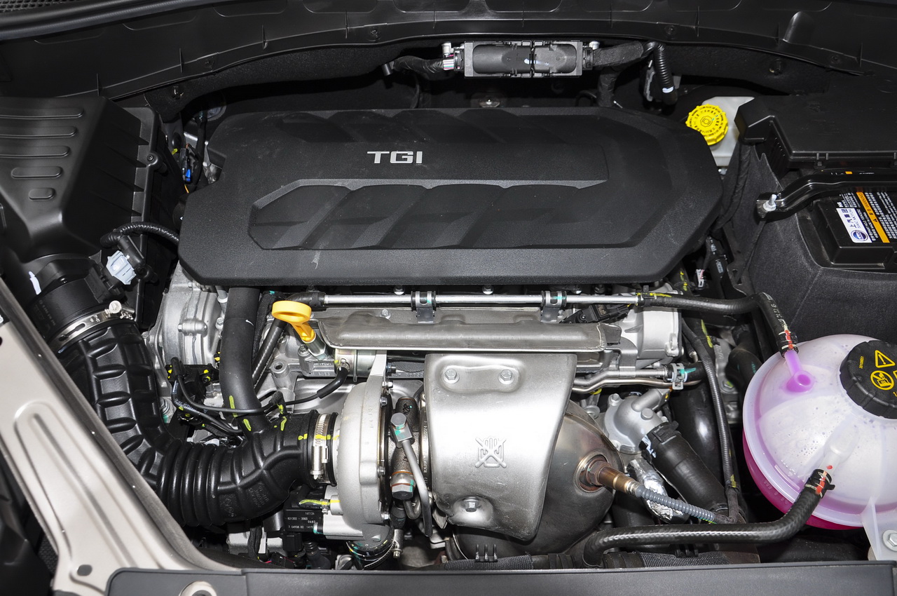 2016款锐腾 2.0T自动豪华版