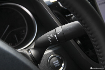 2018款凯美瑞2.0G自动豪华版