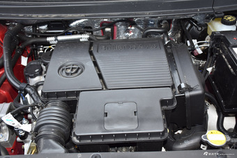 2016款中华V3 1.5L自动舒适型 炫耀红