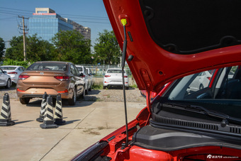 2016款悦纳1.4L自动炫酷版GLS