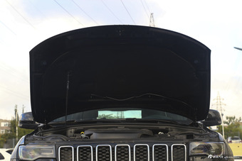 2017款大切诺基3.6L自动精英导航版